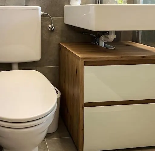 Апартаменти Zentrales Im Alpin-style In *